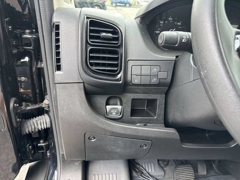 Used 2023 RAM ProMaster 2500 w/ Black Appearance Package FWD image 22