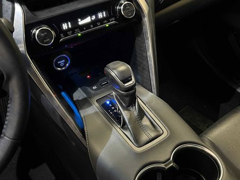 Certified 2021 Toyota Venza XLE image 22