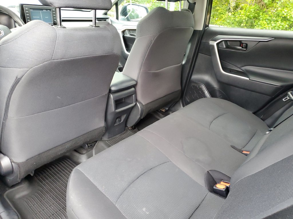Used 2020 Toyota RAV4 LE FWD image 15