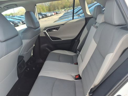 Used 2019 Toyota RAV4 Limited AWD/4WD image 8