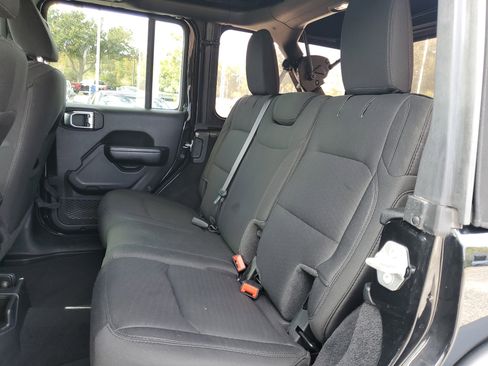 Used 2022 Jeep Wrangler Unlimited Sport image 8