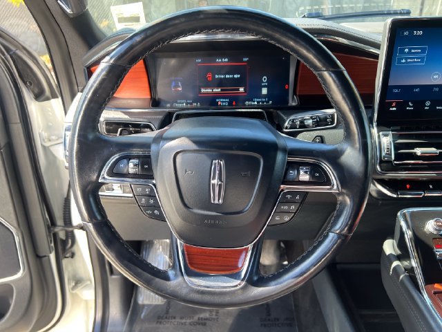Used 2022 Lincoln Navigator L Reserve AWD/4WD image 13