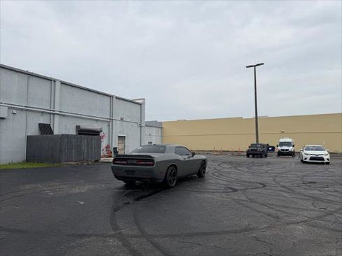 Used 2018 Dodge Challenger R/T image 6