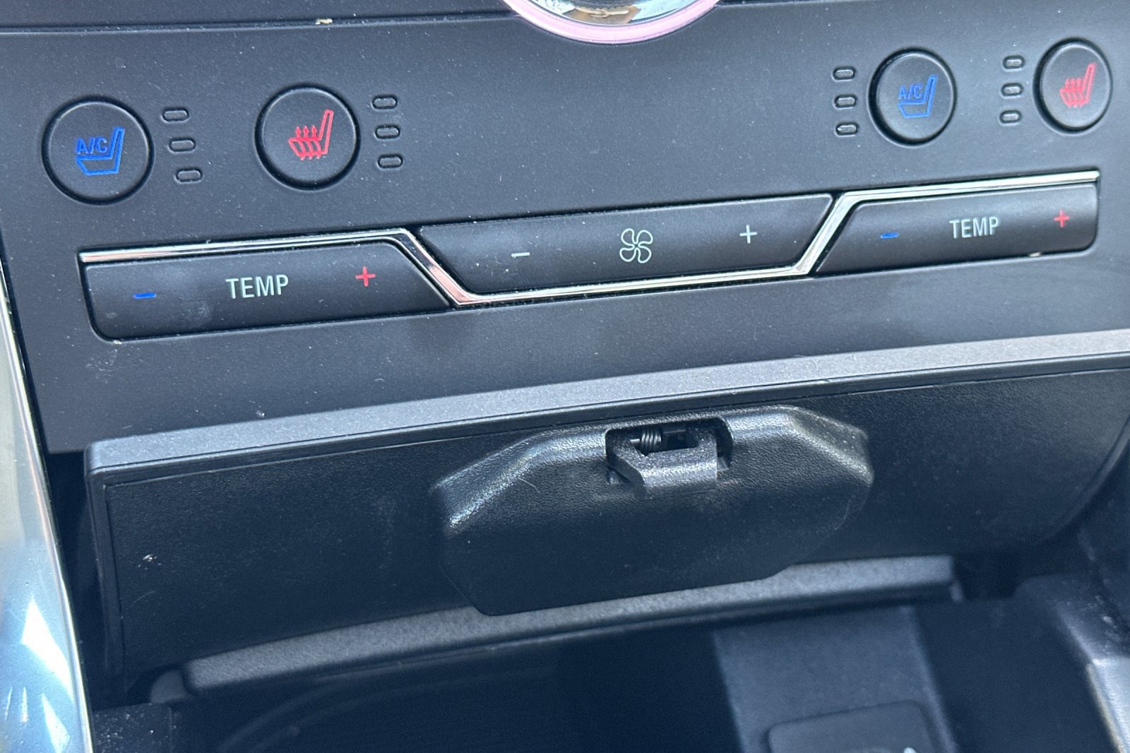 Used 2020 Ford Edge Titanium FWD image 30