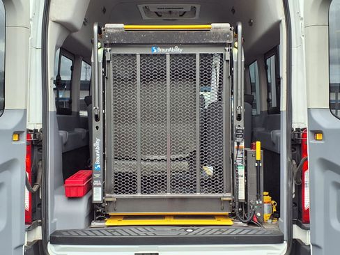 Used 2016 Ford Transit 350 XL image 6