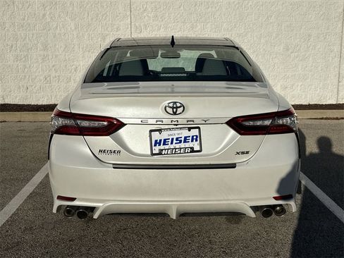 Used 2019 Toyota Camry XSE image 12
