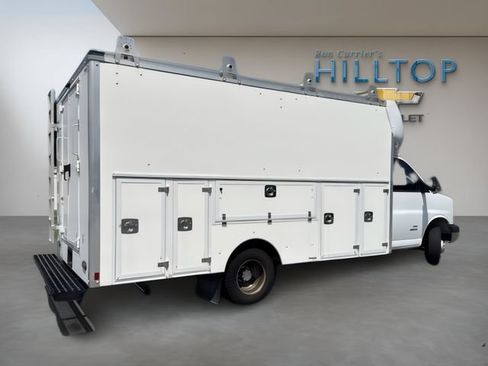 Used 2021 Chevrolet Express 4500 w/ Power Convenience Package RWD image 5