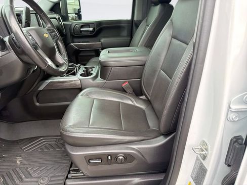 Used 2020 Chevrolet Silverado 2500 LTZ w/ LTZ Premium Package image 24