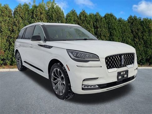 Used 2021 Lincoln Aviator Grand Touring w/ Elements Package Plus image 3