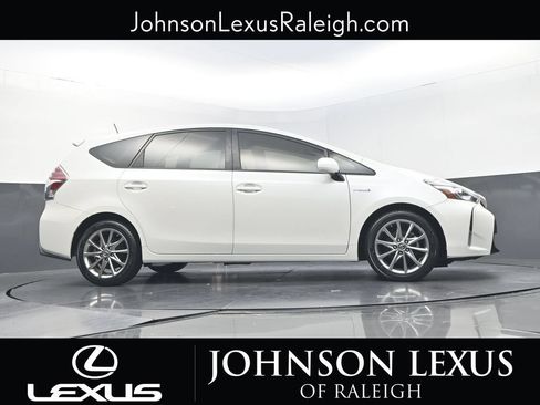 Used 2017 Toyota Prius V Five w/ Advanced Technology Package FWD image 20