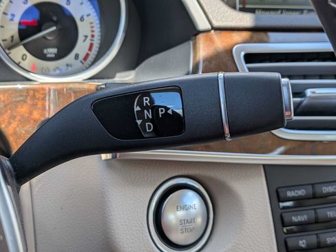 Used 2014 Mercedes-Benz E 350 4MATIC Sedan image 25