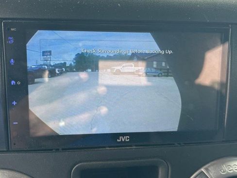 Used 2015 Jeep Wrangler Sport AWD/4WD image 15