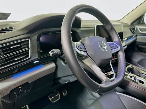 Used 2025 Volkswagen Atlas Peak Edition SE image 10