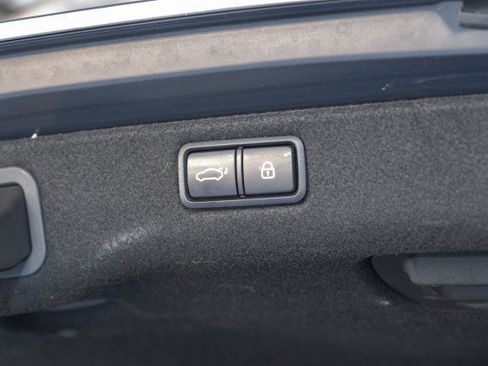Used 2015 Kia K900 Luxury RWD image 64