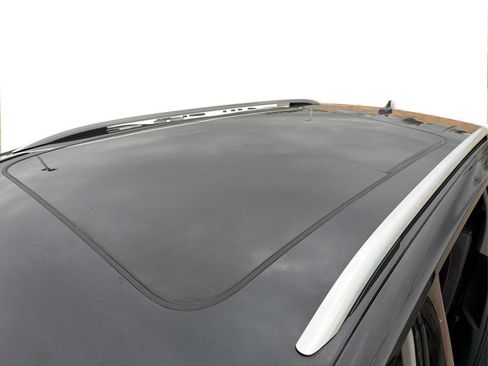 Used 2024 Volkswagen Tiguan Wolfsburg Edition image 12