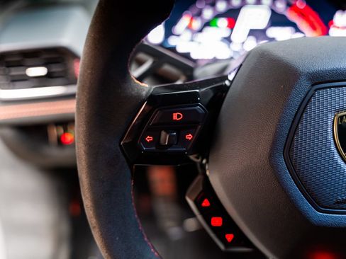 Used 2021 Lamborghini Huracan STO RWD image 57