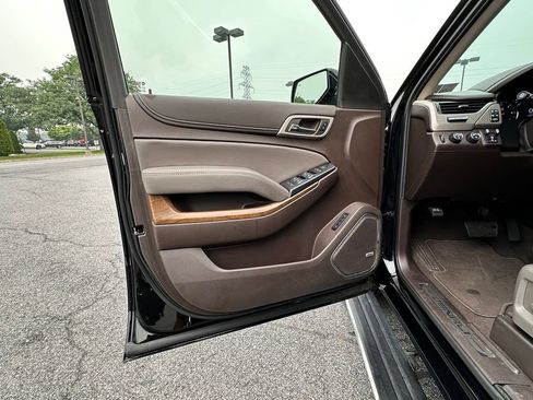 Certified 2019 GMC Yukon Denali w/ Denali Ultimate Package AWD/4WD image 25