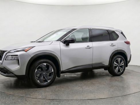 Used 2025 Nissan Rogue SV AWD/4WD image 3