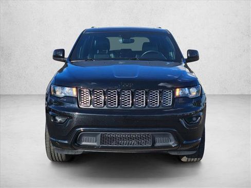 Used 2019 Jeep Grand Cherokee Altitude AWD/4WD image 2