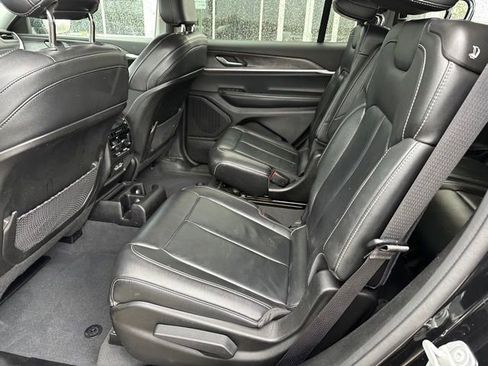 Used 2023 Jeep Grand Cherokee L Limited w/ Black Appearance Package AWD/4WD image 11