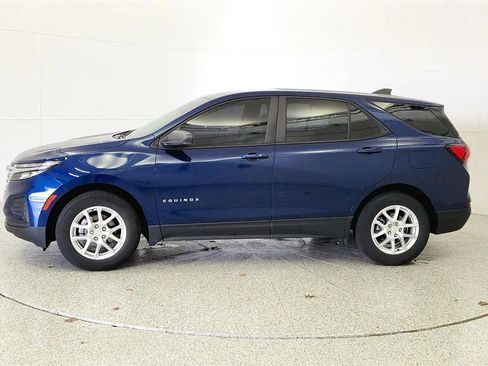 Used 2023 Chevrolet Equinox LS w/ Driver Confidence II Package image 4