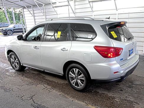 Used 2018 Nissan Pathfinder SV AWD/4WD image 5