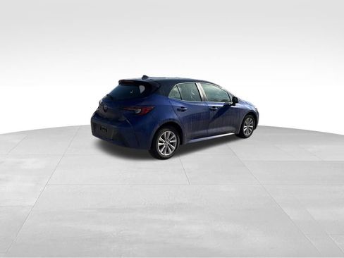 Used 2023 Toyota Corolla SE w/ SE Premium Package image 6