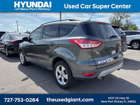 Used 2015 Ford Escape SE w/ Equipment Group 201A image 2
