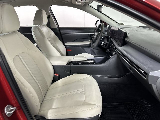 Used 2025 Hyundai Sonata SEL FWD image 29