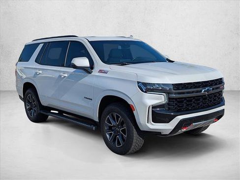 Used 2022 Chevrolet Tahoe Z71 w/ Luxury Package AWD/4WD image 3