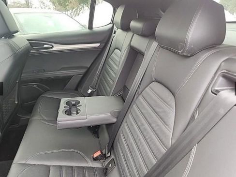 Used 2024 Alfa Romeo Stelvio Veloce image 6