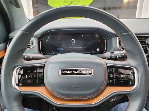 Used 2023 Jeep Grand Wagoneer Series II image 27