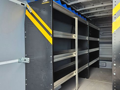 Used 2024 Mercedes-Benz Sprinter 2500 image 33