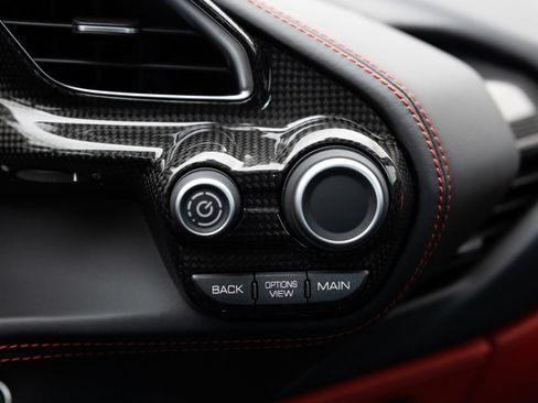 Used 2019 Ferrari 488 GTB RWD image 36