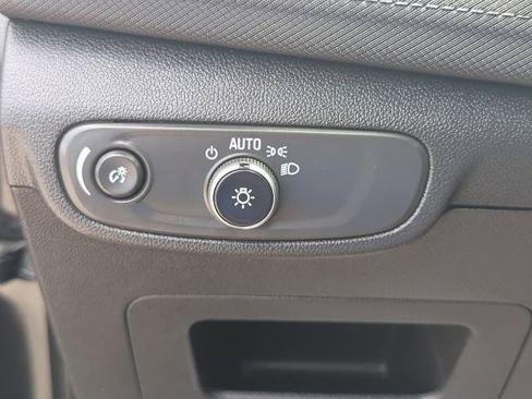 Used 2025 Chevrolet TrailBlazer LT AWD/4WD image 19