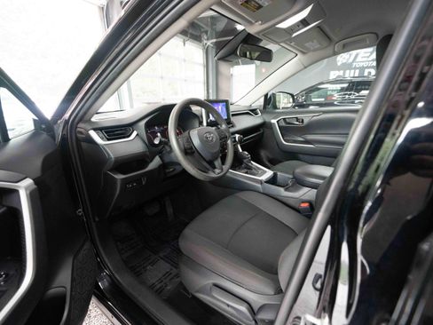 Used 2023 Toyota RAV4 LE FWD image 8