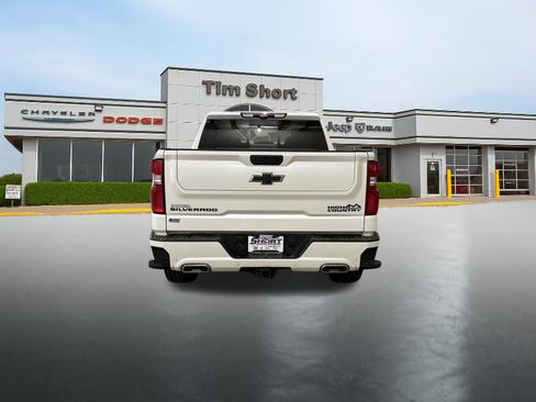 Used 2022 Chevrolet Silverado 1500 High Country w/ Technology Package image 4
