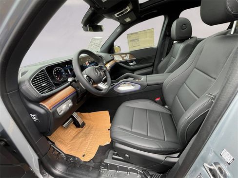 New 2025 Mercedes-Benz GLS 450 4MATIC image 6