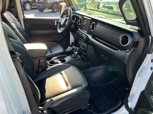 Used 2021 Jeep Wrangler Unlimited Sahara w/ Dual Top Group AWD/4WD image 20