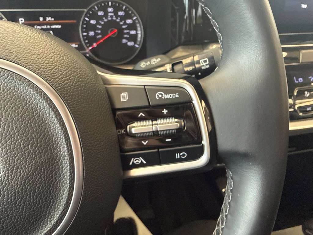 Used 2022 Kia Sorento S w/ Panoramic Sunroof Package AWD/4WD image 19