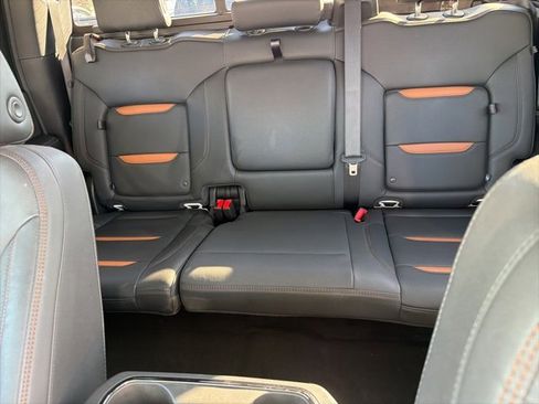 Used 2025 GMC Sierra 2500 AT4 w/ AT4 Premium Plus Package image 21