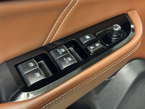 Used 2017 Subaru Outback 3.6R Touring image 10