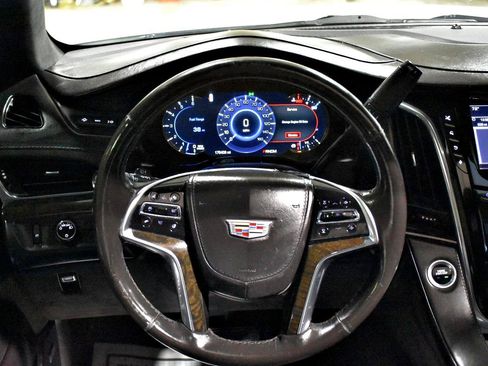Used 2016 Cadillac Escalade Platinum AWD/4WD image 16