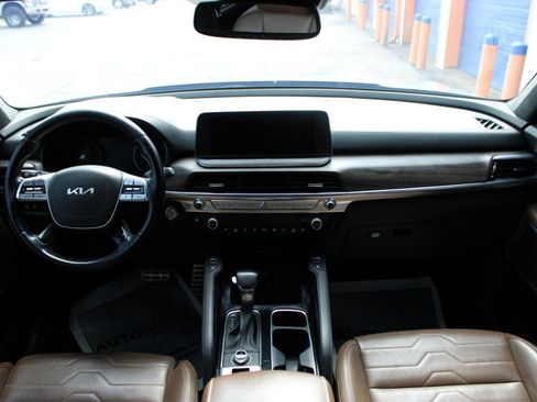 Used 2022 Kia Telluride SX w/ SX Prestige Package image 46