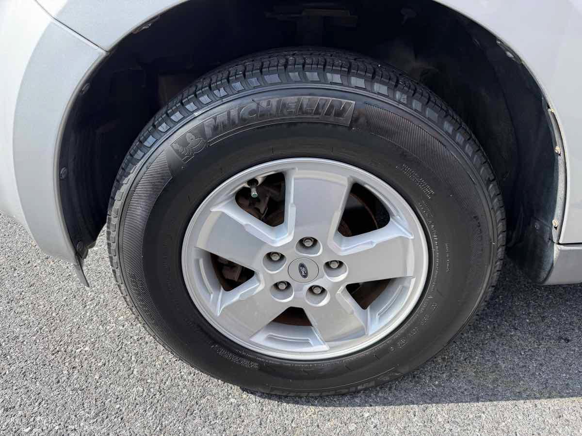 Used 2009 Ford Escape XLT FWD image 21