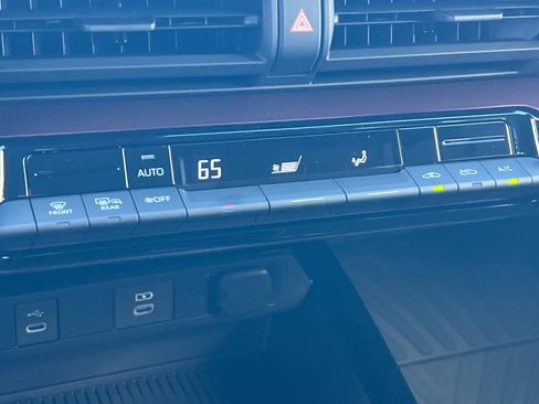 New 2026 Toyota Prius Plug-In Hybrid FWD image 17