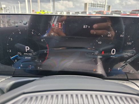 New 2026 Nissan Sentra SR w/ Floor Mat Package FWD image 12