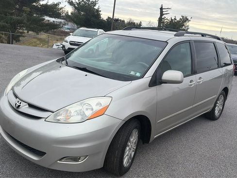 Used 2007 Toyota Sienna XLE Limited image 23