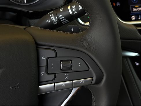 New 2025 Cadillac XT6 Luxury image 30