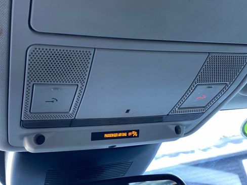 Used 2017 Land Rover Range Rover Evoque SE Premium image 29